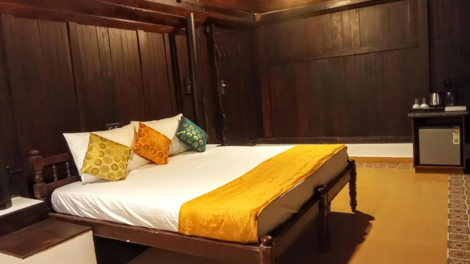 Shantitheeram Ayurveda Lakeside Heritage Resort Alappuzha Indie