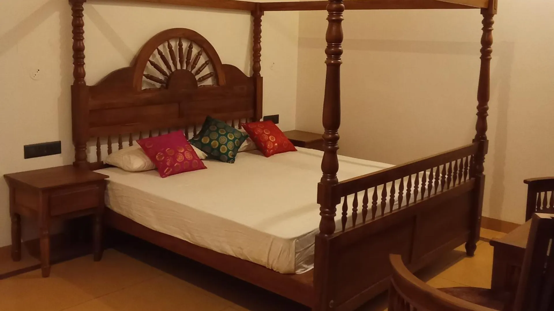 Shantitheeram Ayurveda Lakeside Heritage Resort Alappuzha